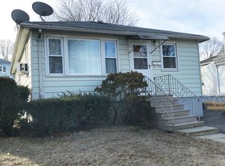 13 Acton St, Worcester, MA 01604