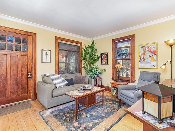 5th image of 3241 42nd Ave S