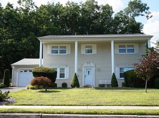 2 Sylvan Blvd, Howell, NJ 07731