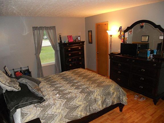 4th image of 2222 Golden Leaf Ln