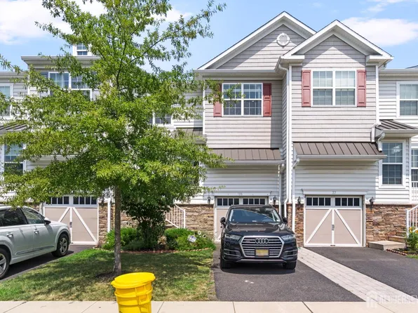35 Morris Ln, Cranbury, NJ 08512