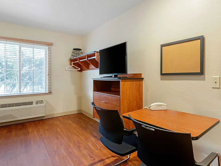 Studio Suite - 2 Full Beds