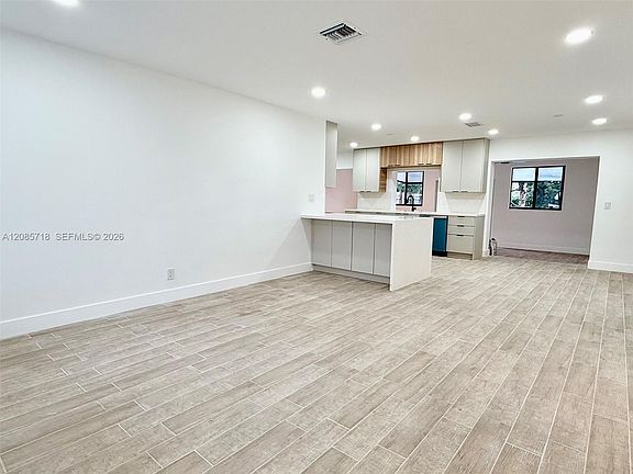 2nd image of 2201 N 54th Ave