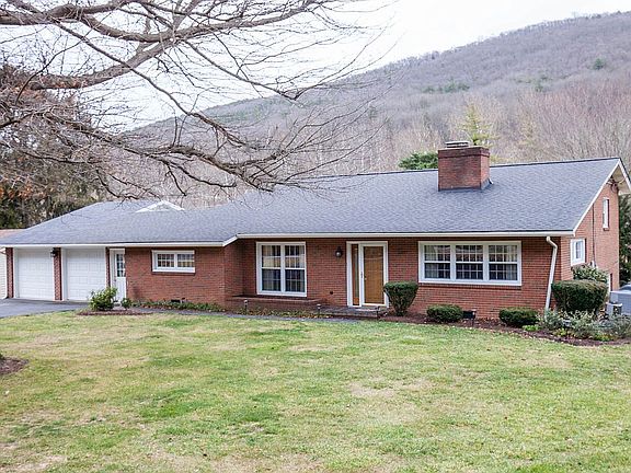 2nd image of 2907 Winterberry Ave