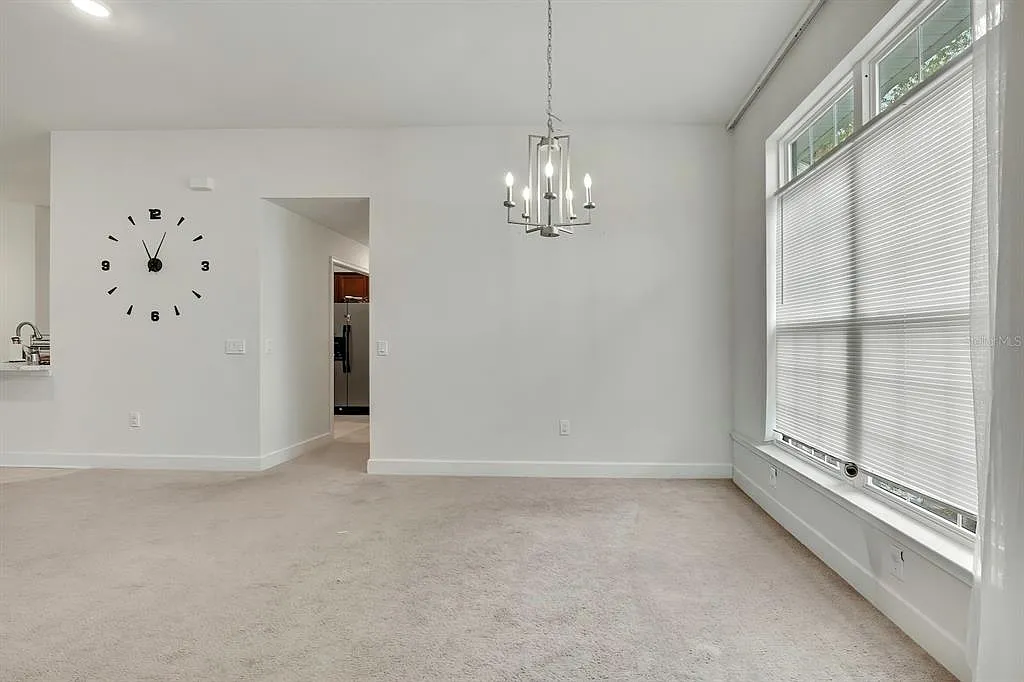 4 bed, 3.0 bath, 2300 sqft, $1,900 — Photo 3