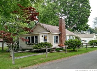 6 North St, Old Saybrook, CT 06475