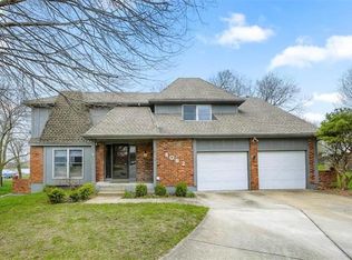 4082 SW Royale Ct, Lees Summit, MO 64082