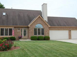 1615 Newberry Ln, Racine, WI 53402