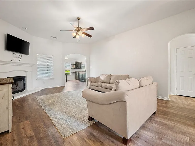 9224 Diane Dr — Photo 9