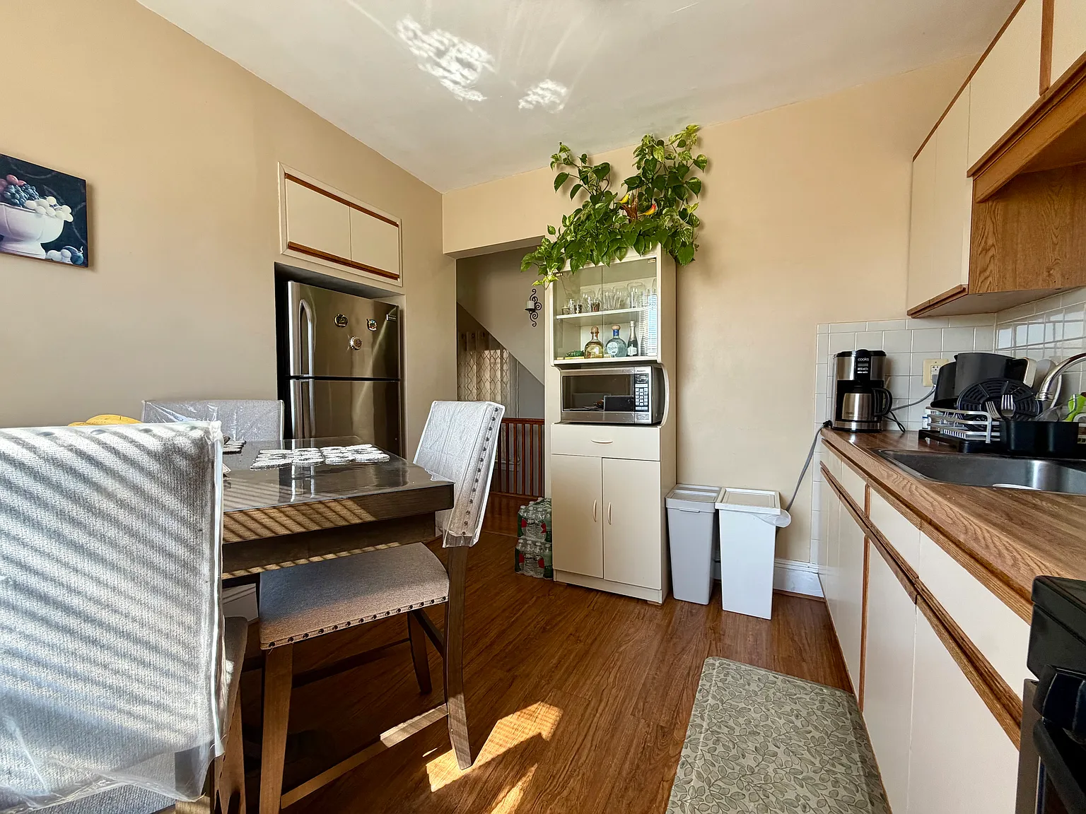 3 bed, 1.5 bath, 1350 sqft, $2,500 — Photo 4