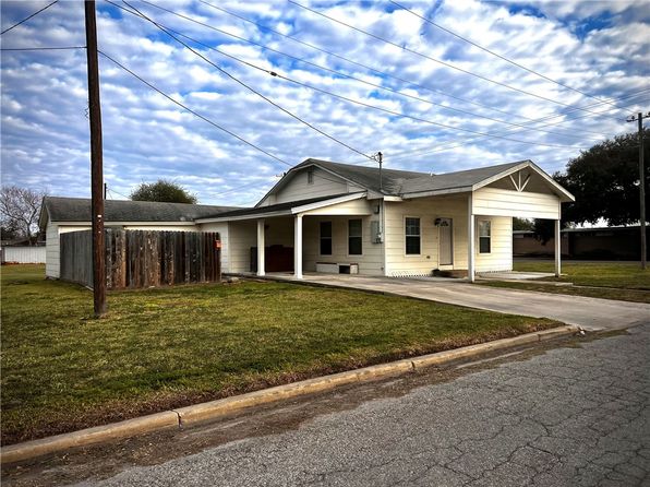 304 Peter St, Alice, TX 78332