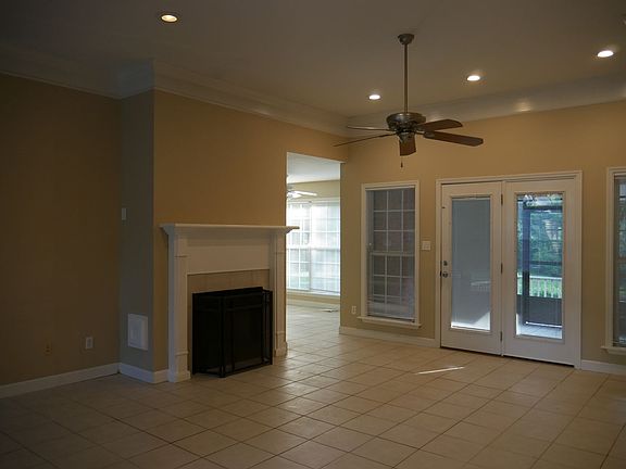 3rd image of 4906 Timberwood Dr