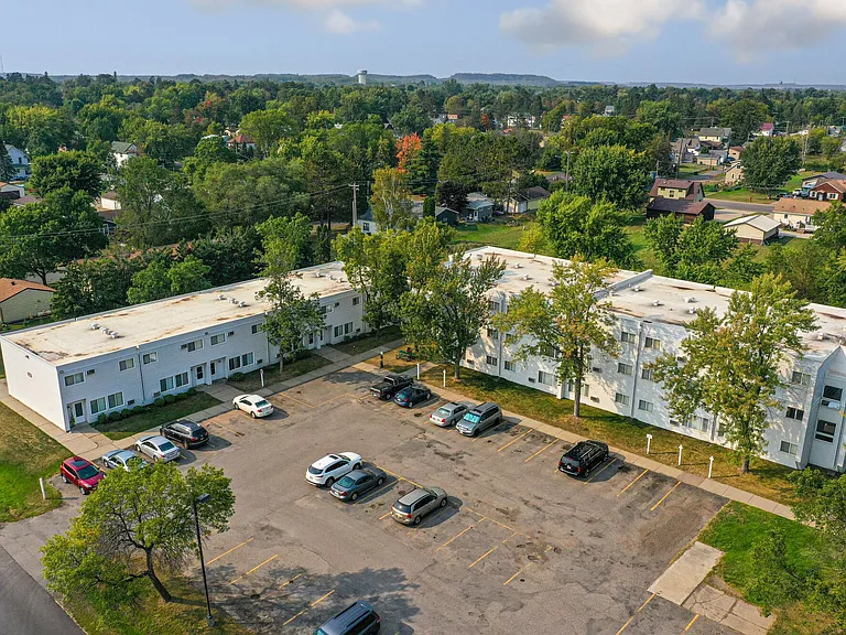 Birch Court Apartments — Photo 8