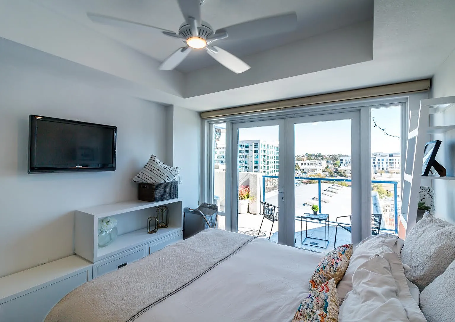 2 bed, 1100 sqft, $3,499 — Photo 3