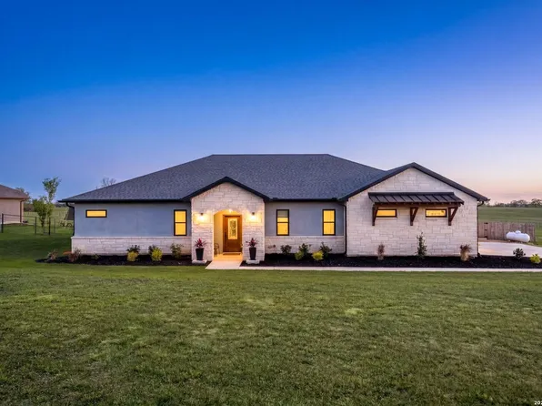 120 Western Way, Adkins, TX 78101