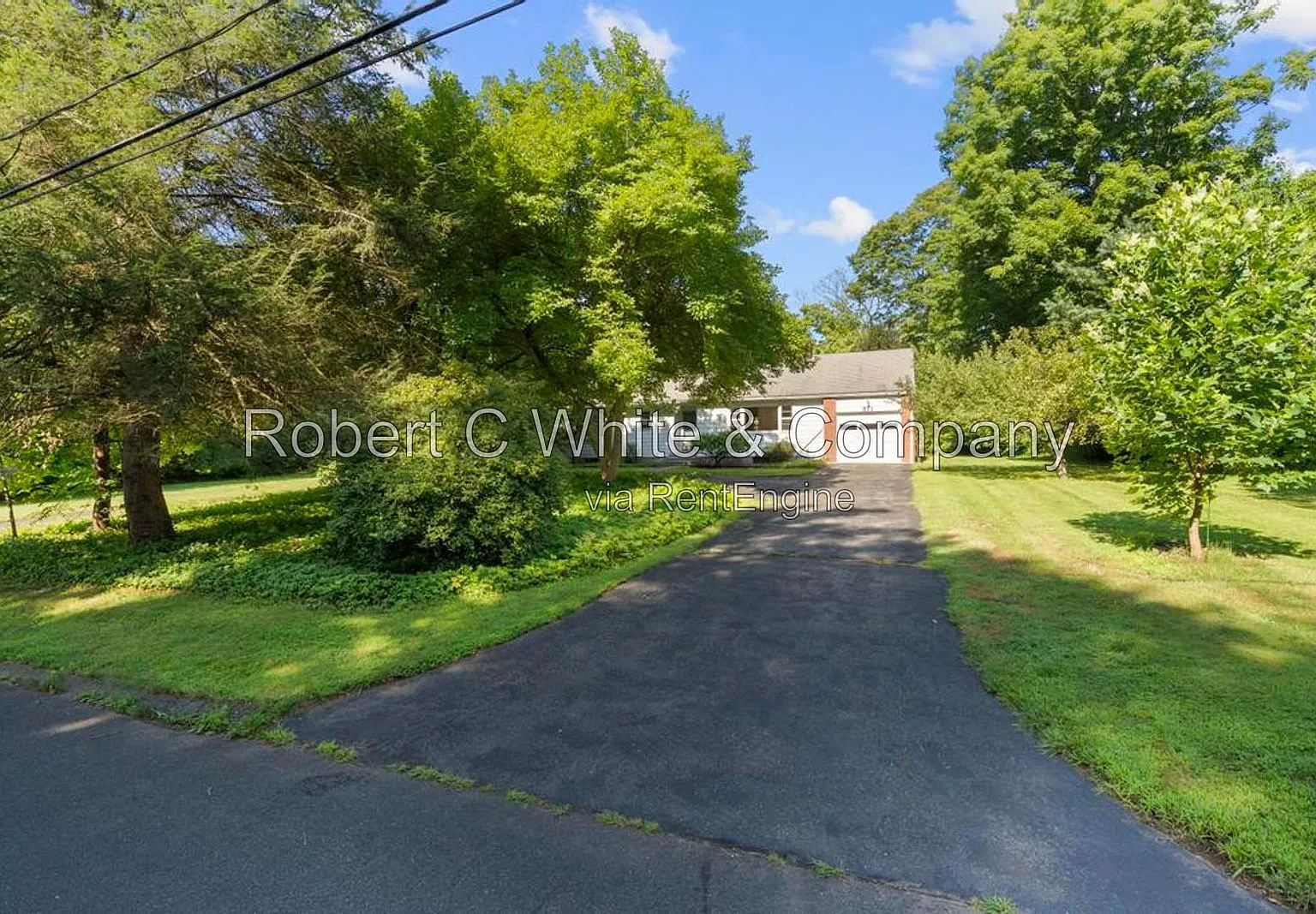 3 bed, 1.0 bath, 1320 sqft, $3,300 — Photo 1