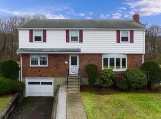 6 Macarthur Ter, Peabody, MA 01960