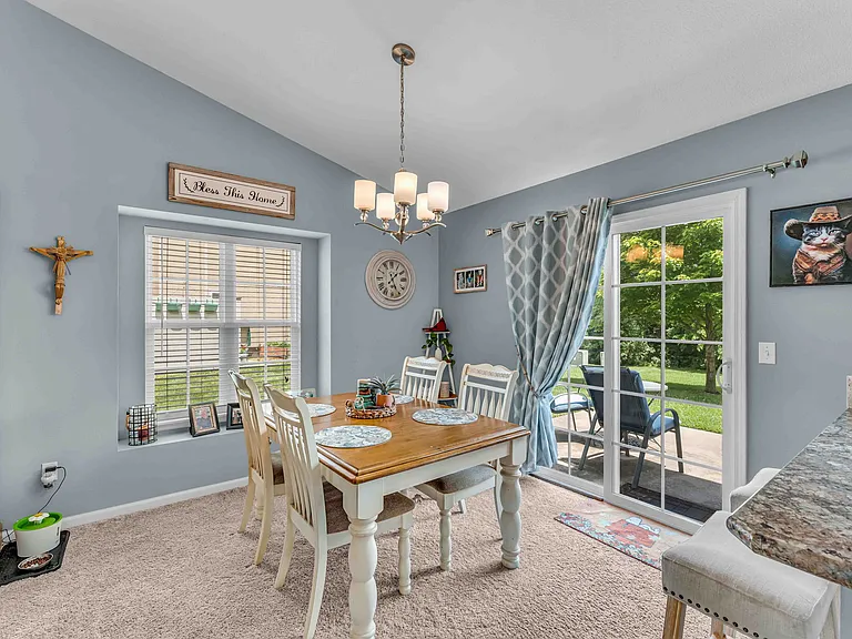 2628 Sawgrass Dr — Photo 16