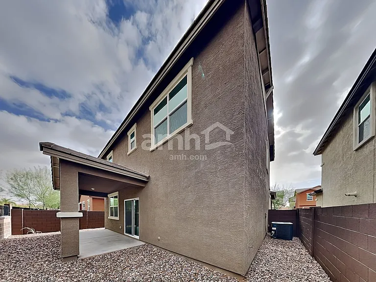 638 W Hackamore Ave — Photo 19