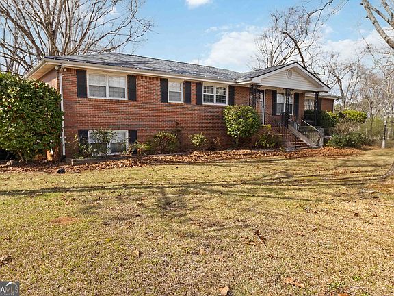 2nd image of 3829 Reynolds Rd