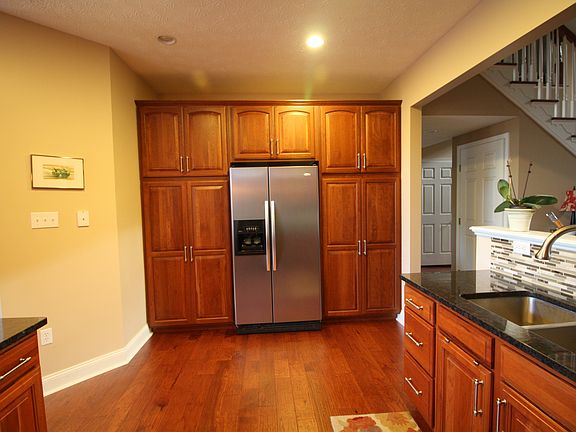 Pantry with Soft Close Doors