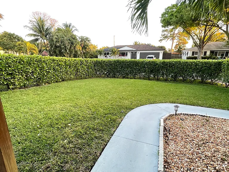 Spacious front yard with some privacy