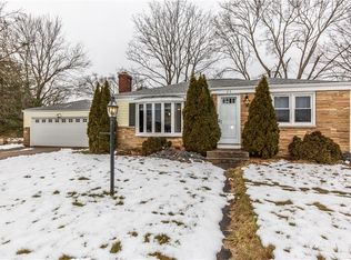 23 Laurelhurst Rd, Cranston, RI 02920