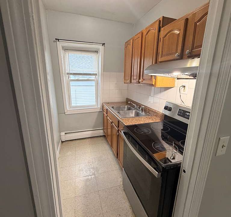 2nd image of 70 Bowdoin St #3