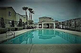 hoa Private access Swimming pool.