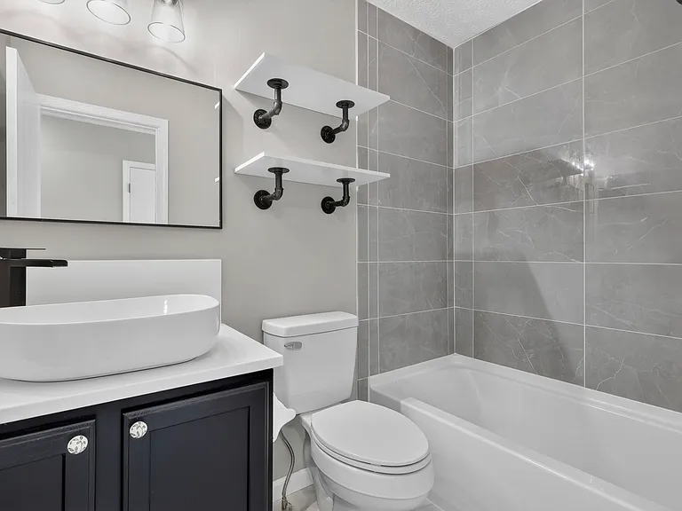 9166 Windy Creek Dr — Photo 22