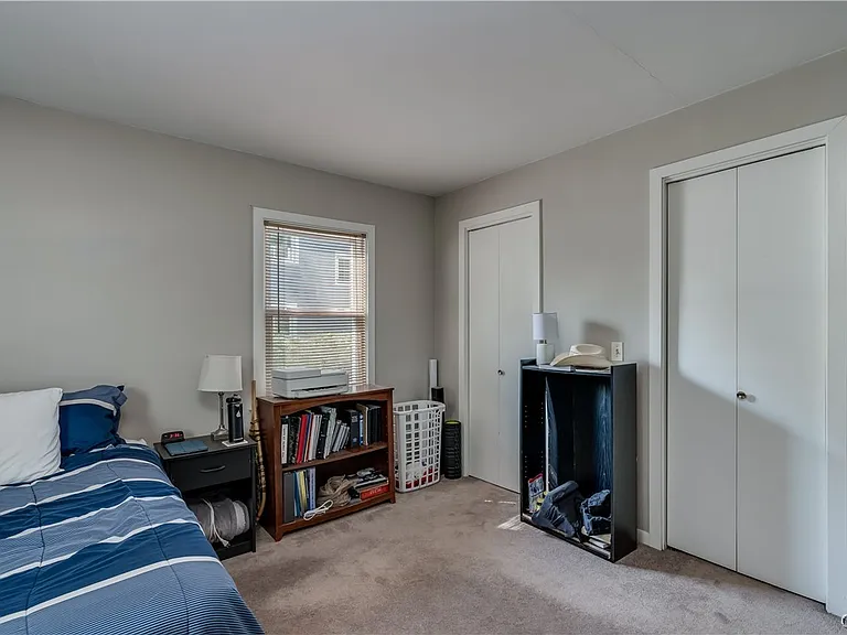 325 Paddock St — Photo 33