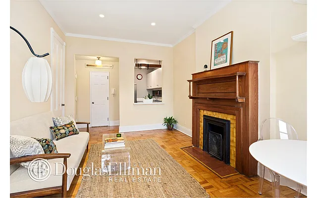 Sold by Douglas Elliman | media 21