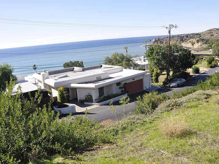 92 Yacht Harbor Dr — Photo 7