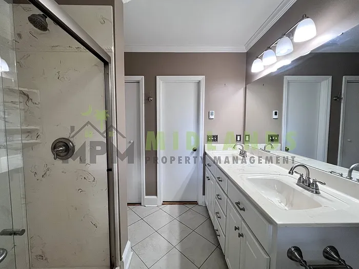 2417 Clark St — Photo 13