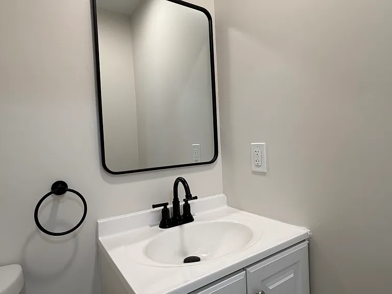 413 Evans Ave — Photo 11