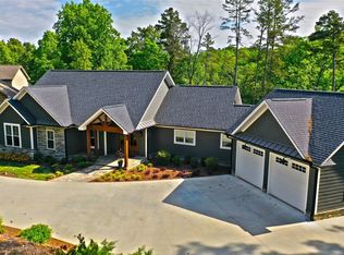 802 Clearlake Point, Seneca, SC 29672