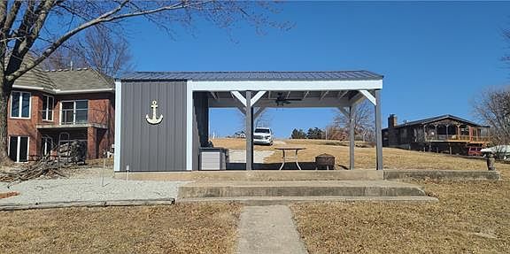 4th image of 14 Lake Viking Ter