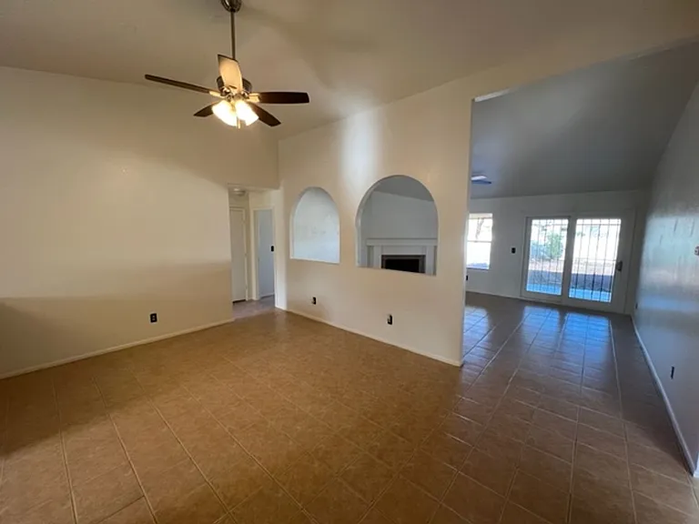 8057 S Carbury Way — Photo 4