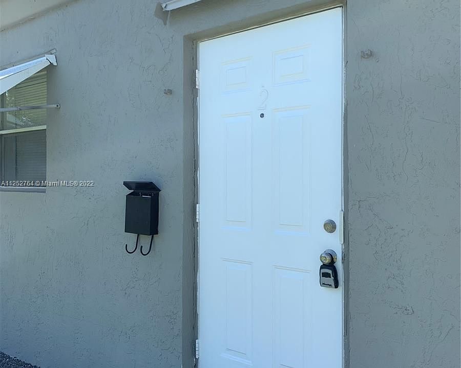 1st image of 124 SE 4th St APT 2