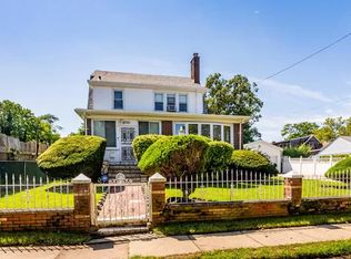 27-21 Cold Spring Rd, Far Rockaway, NY 11691