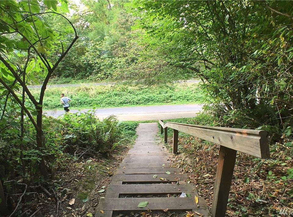 Backyard stairway leads to Burke-Gilman Trail. 