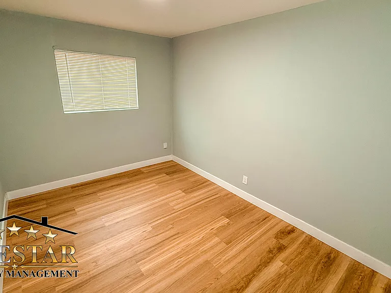 2703 Center St — Photo 10