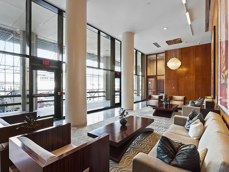 65 E India Row #19D — Photo 21