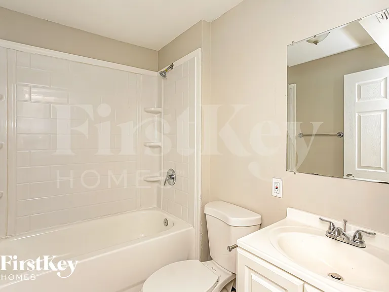910 Woodlark Dr — Photo 15