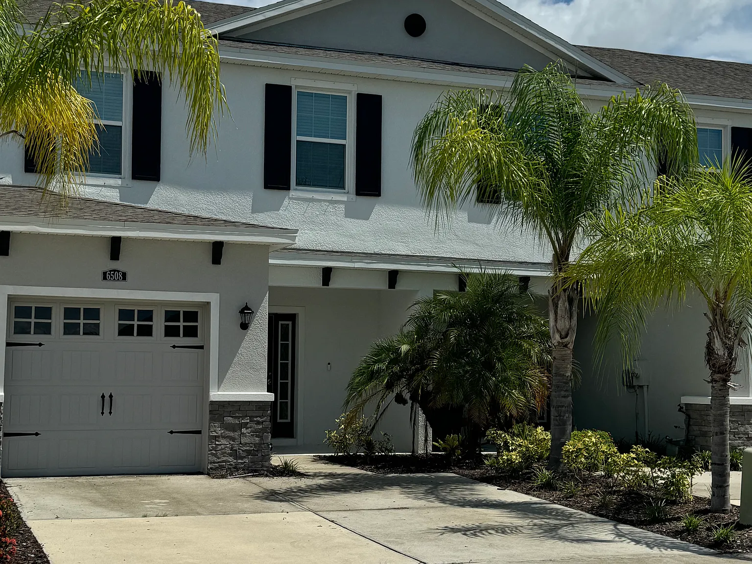 3 bed, 2.5 bath, 1567 sqft, $2,490 — Photo 1