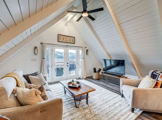 1753 Geneva Shore Ln, Bellingham, WA 98229
