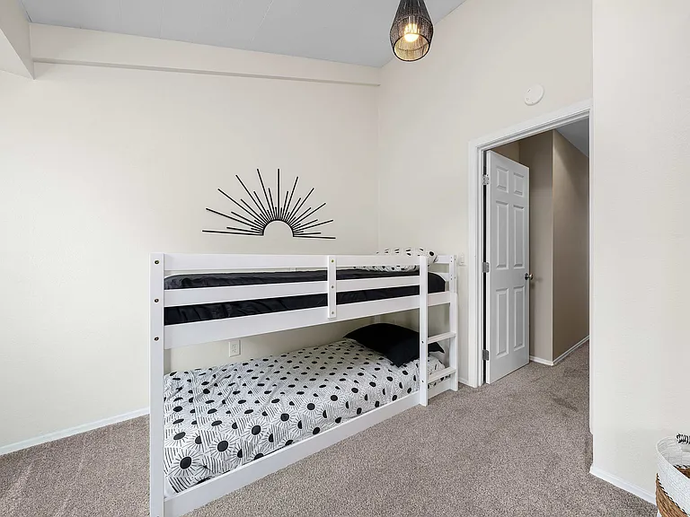 4819 Del Mar Ave — Photo 37