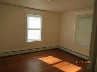 49 Grove St APT 4, Pittsfield, MA 01201