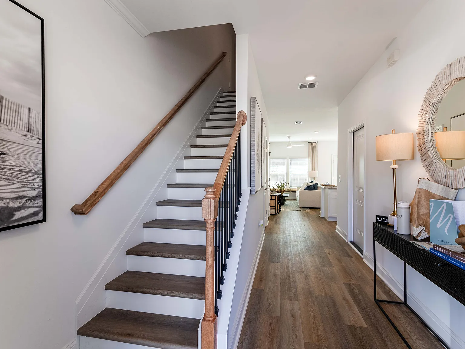 Maret Cove — Photo 4