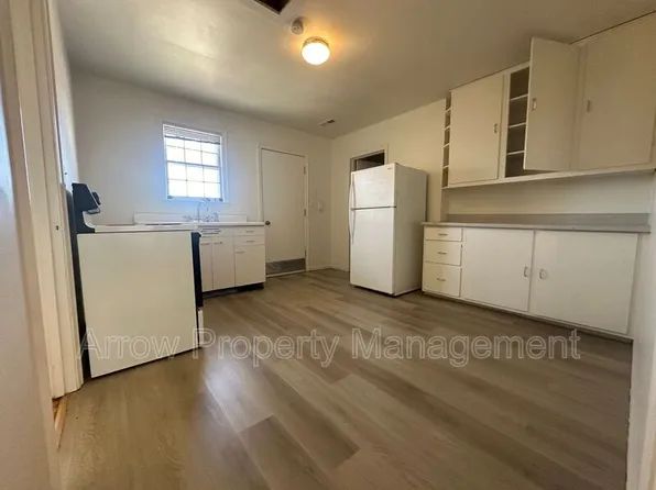 1327 S 14th St APT 4, Lincoln, NE 68502